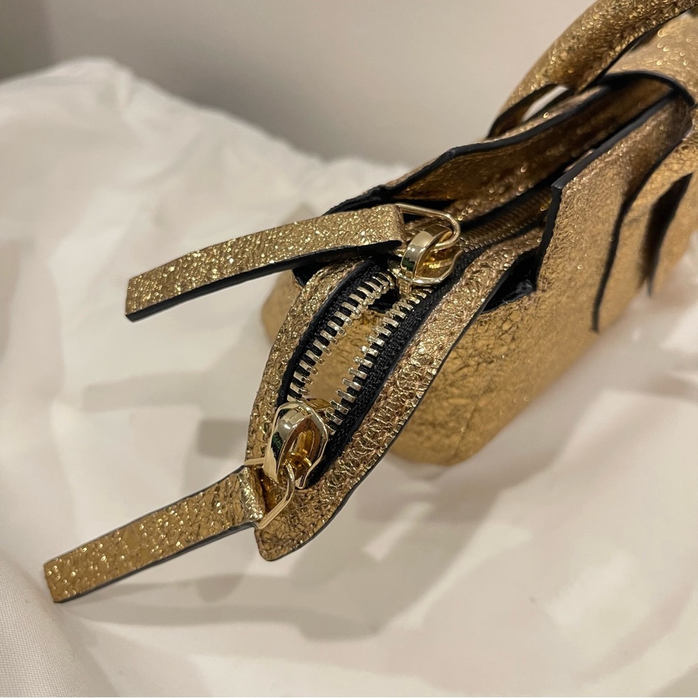 NWT. VIKELE STUDIO Mini Handbag Crossbody Bag - Gold - Picture 9 of 12